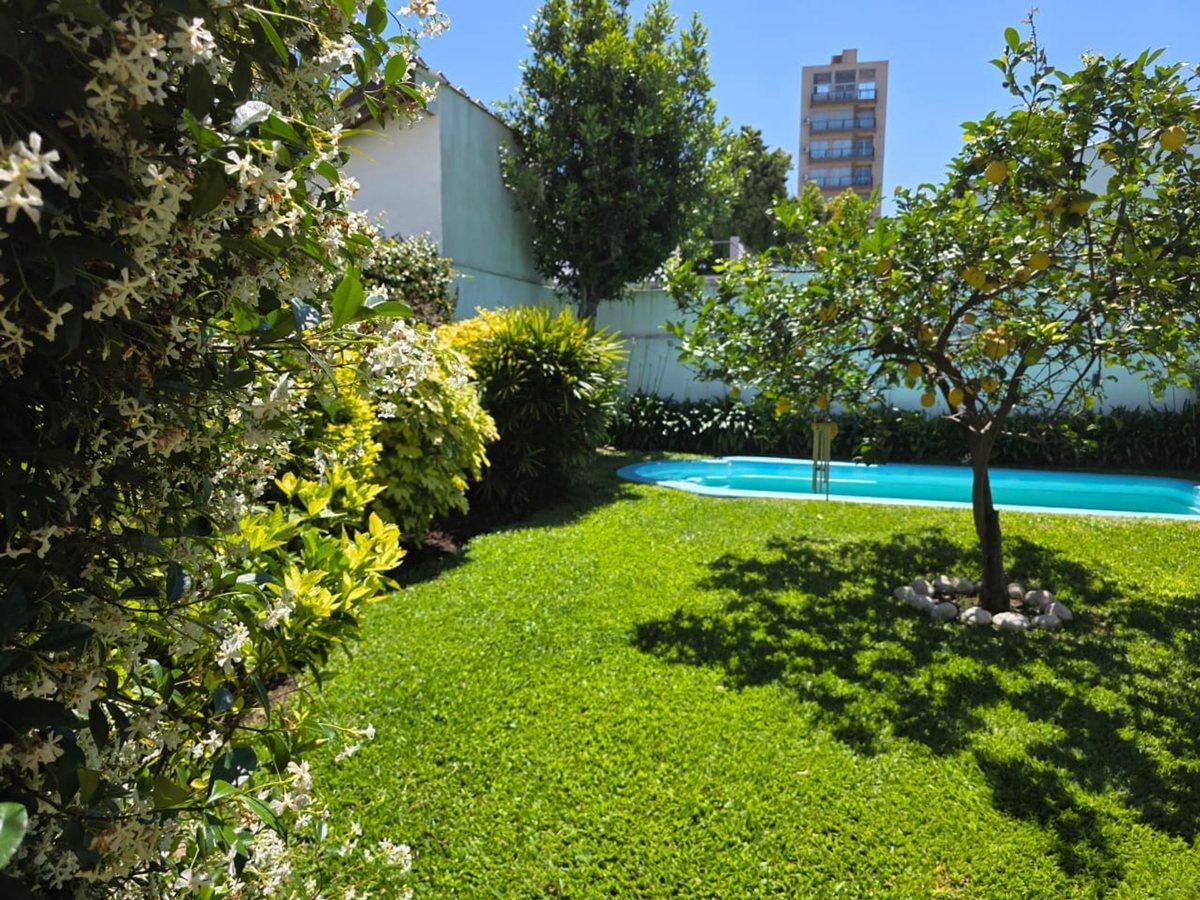 Foto de VENTA CASA 3 AMB CON PILETA QUILMES, imagen 2