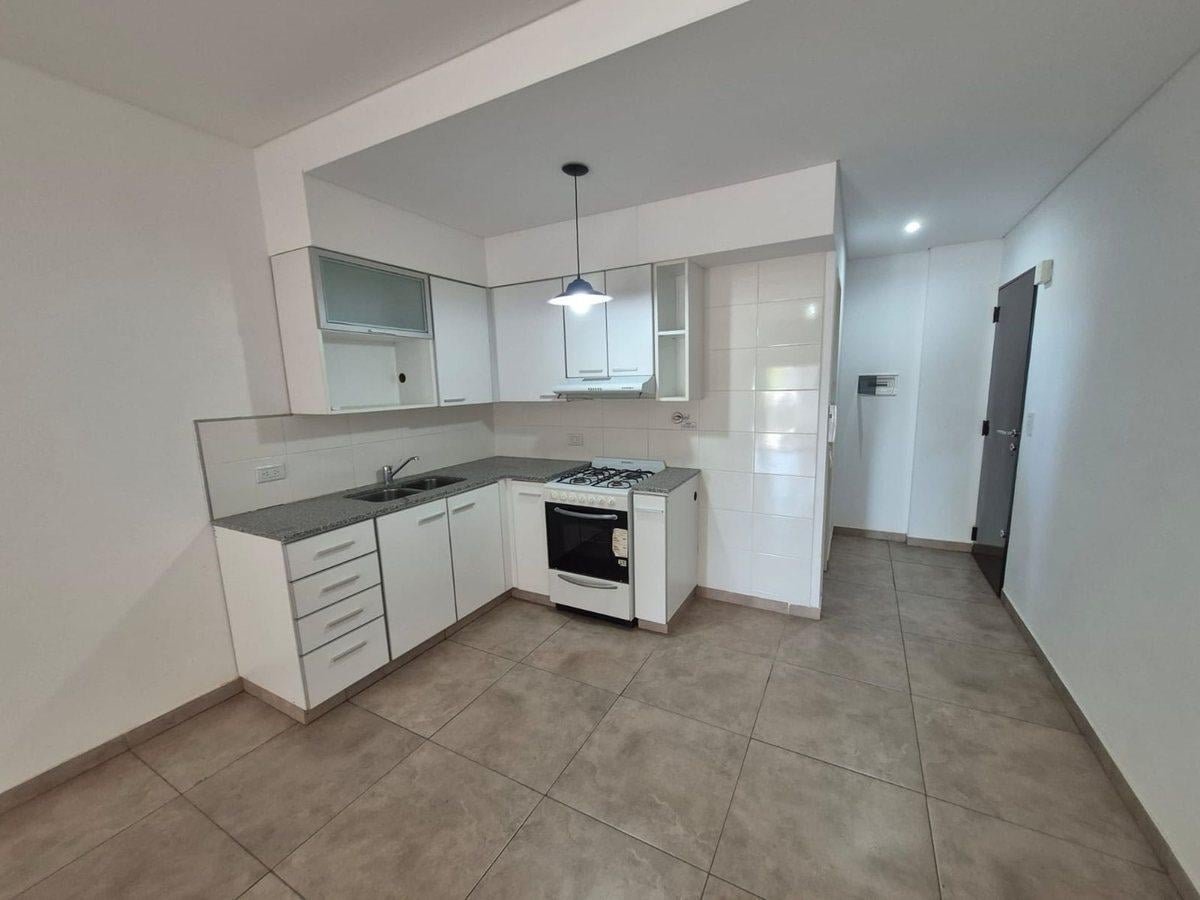 Foto de Venta Monoambiente Bernal Centro con cochera, imagen 3