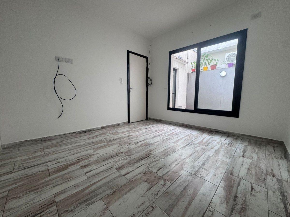 Foto de Venta PH Refaccionado Nuevo 2 ambientes Quilmes, imagen 2