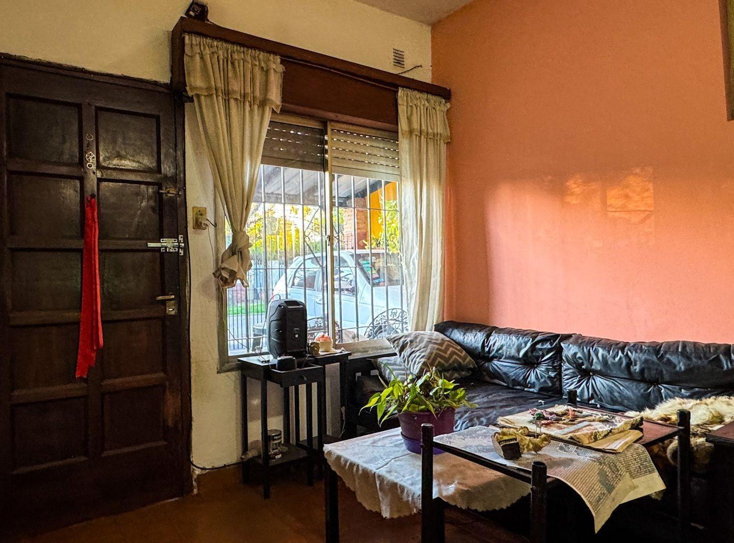 Foto de VENTA CASA 3 AMBIENTES CON COCHERA EN SOLANO, imagen 1