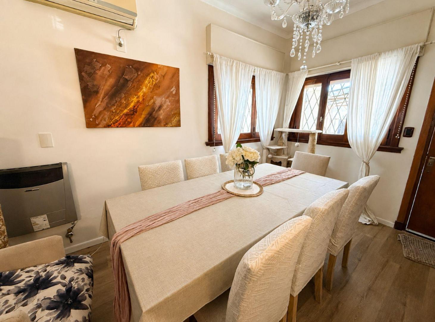 Foto de Casa 3 ambientes - Berazategui, Parrilla + cochera, imagen 1