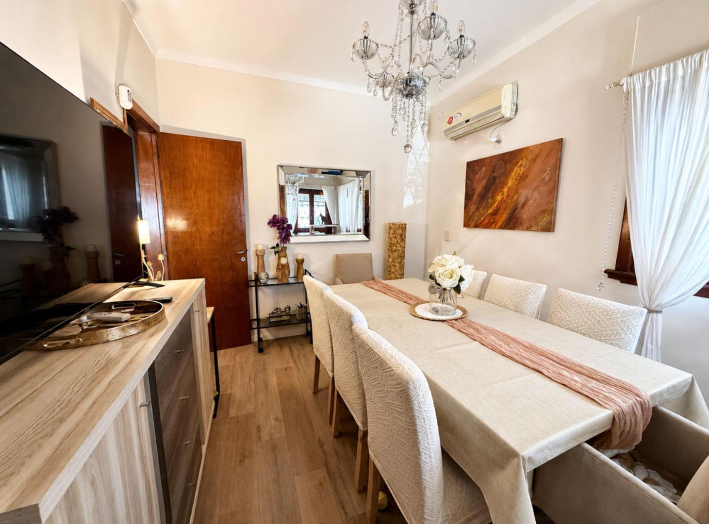 Foto de Casa 3 ambientes - Berazategui, Parrilla + cochera, imagen 2