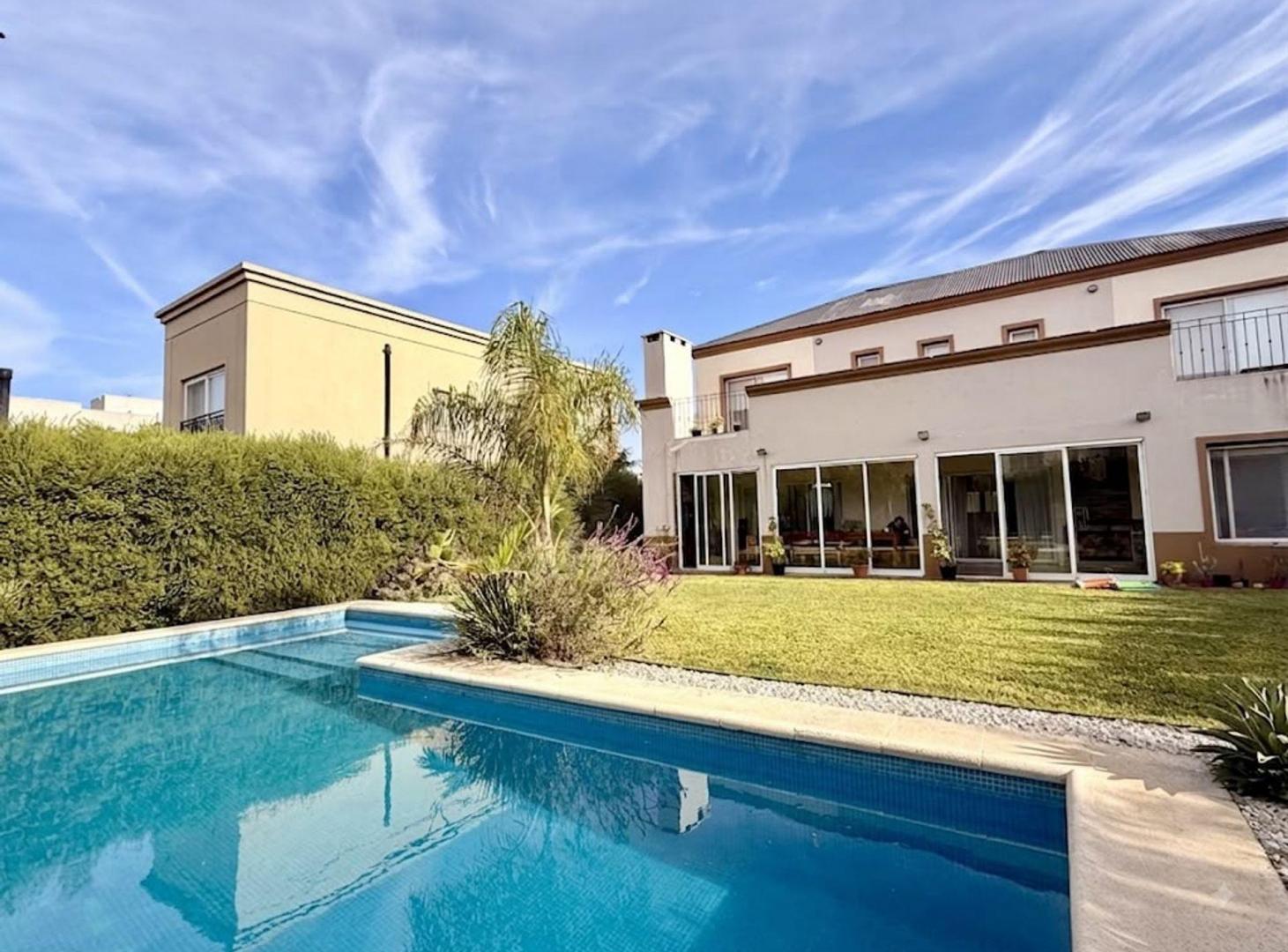Foto de VENTA CASA NUEVO QUILMES BARRIO CERRADO, imagen 1