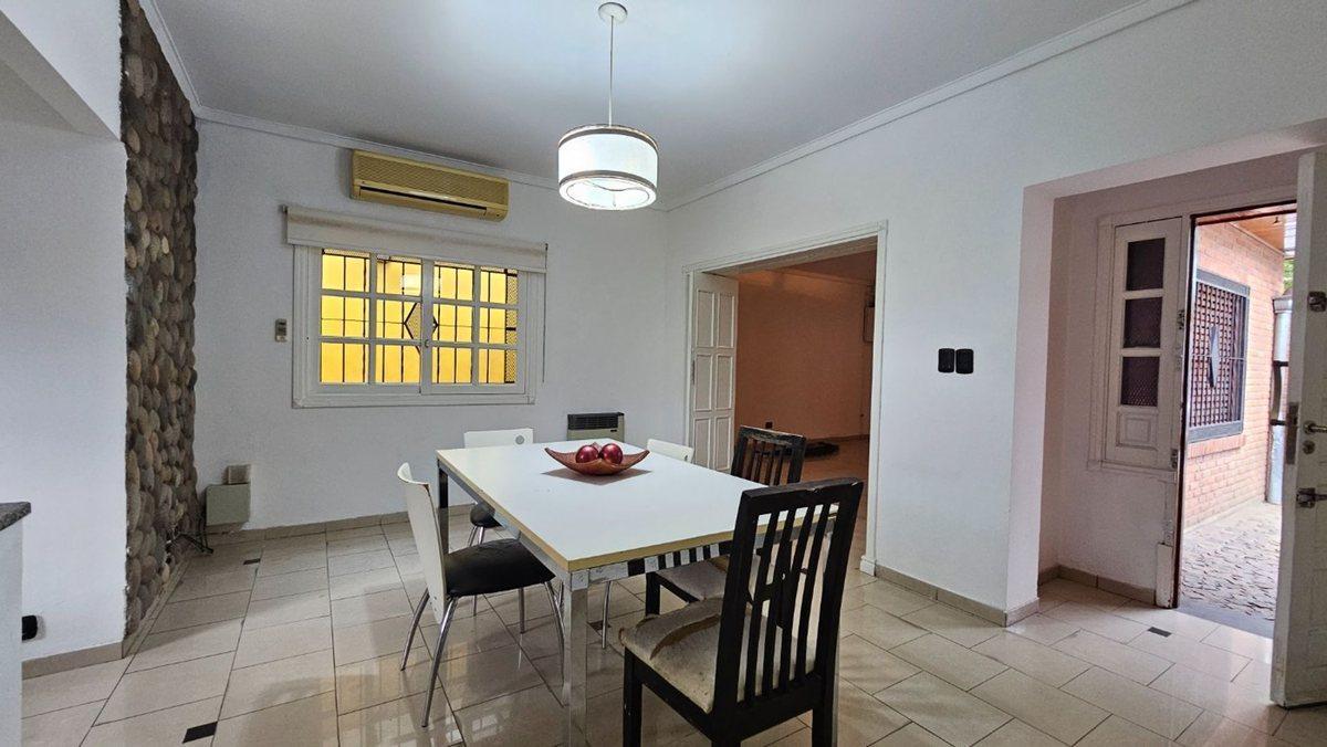 Foto de VENTA CASA 3 AMBIENTES C/ JARDIN Y COCHERA QUILMES, imagen 5
