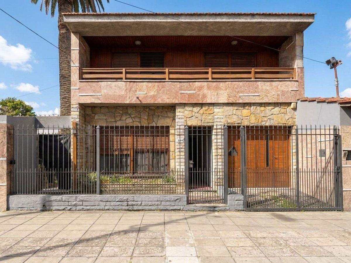 Foto de Casa en Venta 4 ambientes con pileta / Wilde, imagen 1