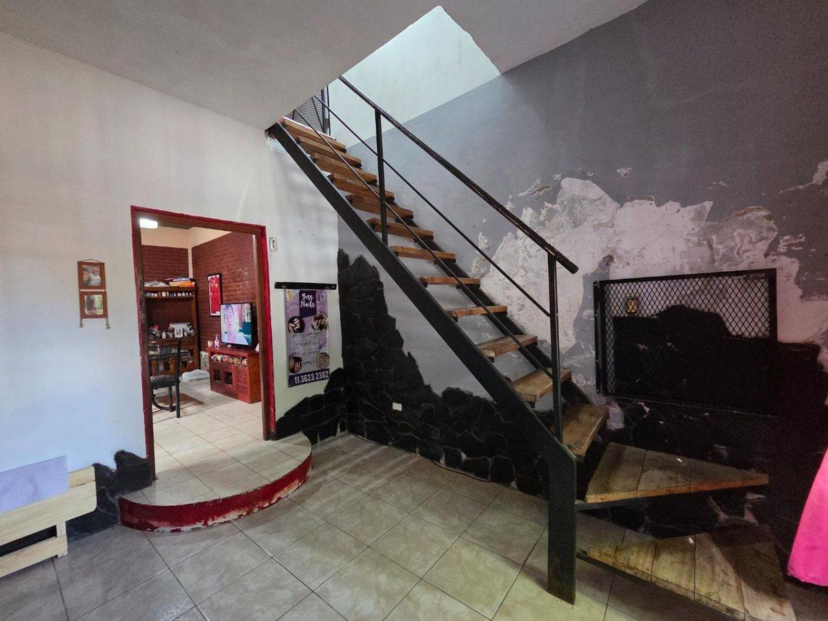 Foto de VENTA DUPLEX 4 AMBIENTES CON COCHERA QUILMES OESTE, imagen 2