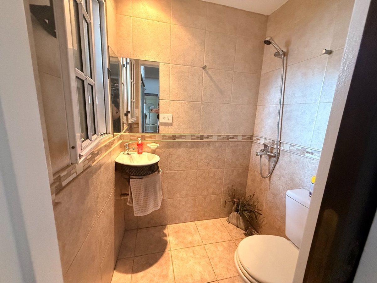 Foto de Venta casa con jardin cochera 3 ambientes Bernal., imagen 5