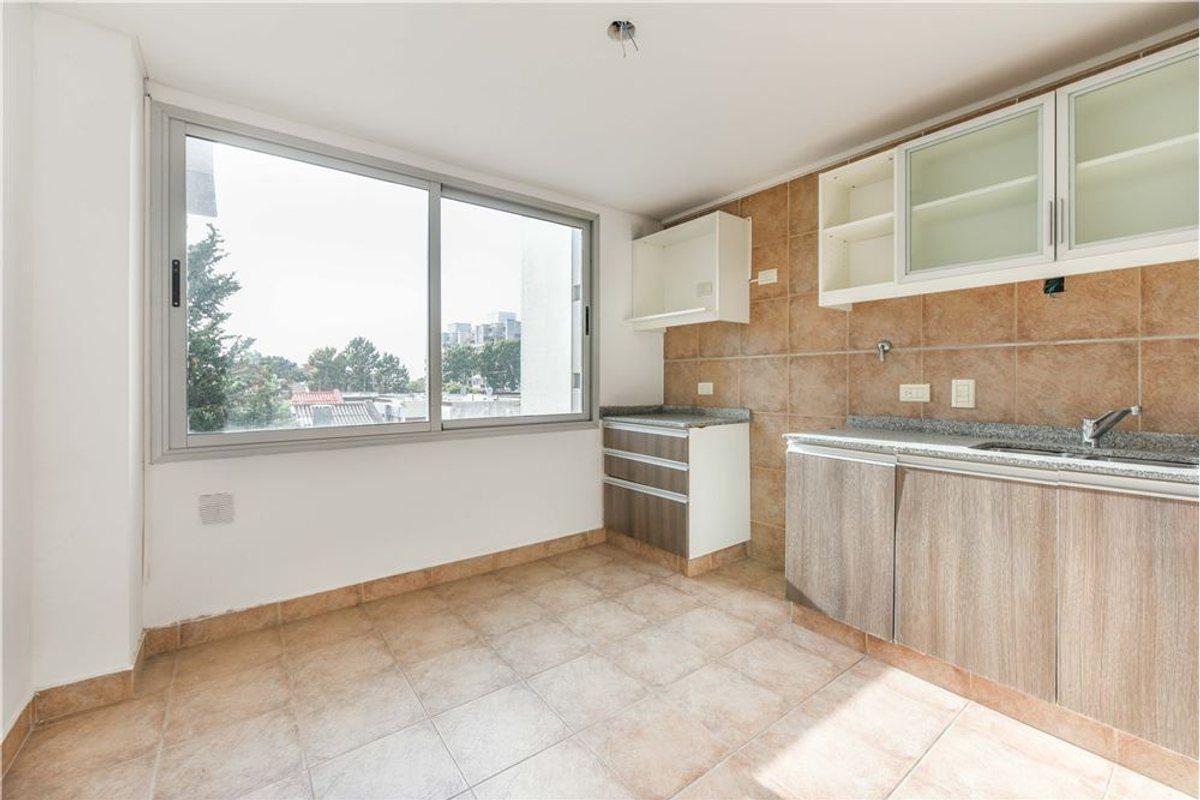 Foto de VENTA DEPARTAMENTO 3 AMB COCHERA BAULERA BERNAL, imagen 3