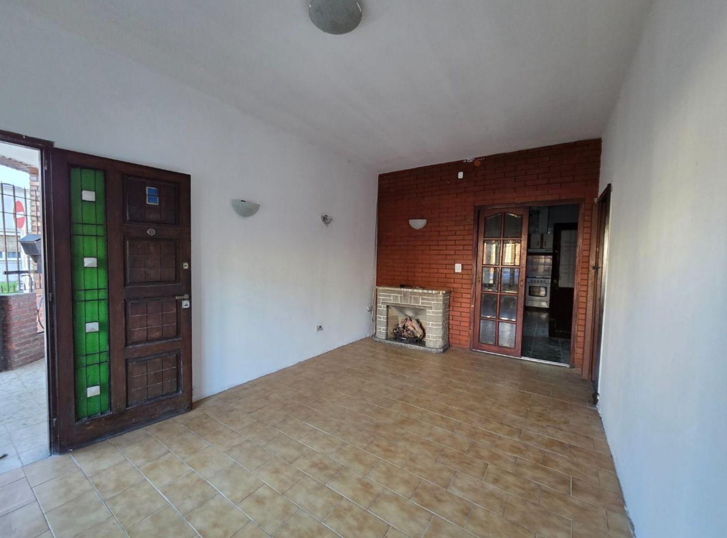 Foto de ALQUILER CASA 3 AMBIENTES CON COCHERA BERNAL OESTE, imagen 4
