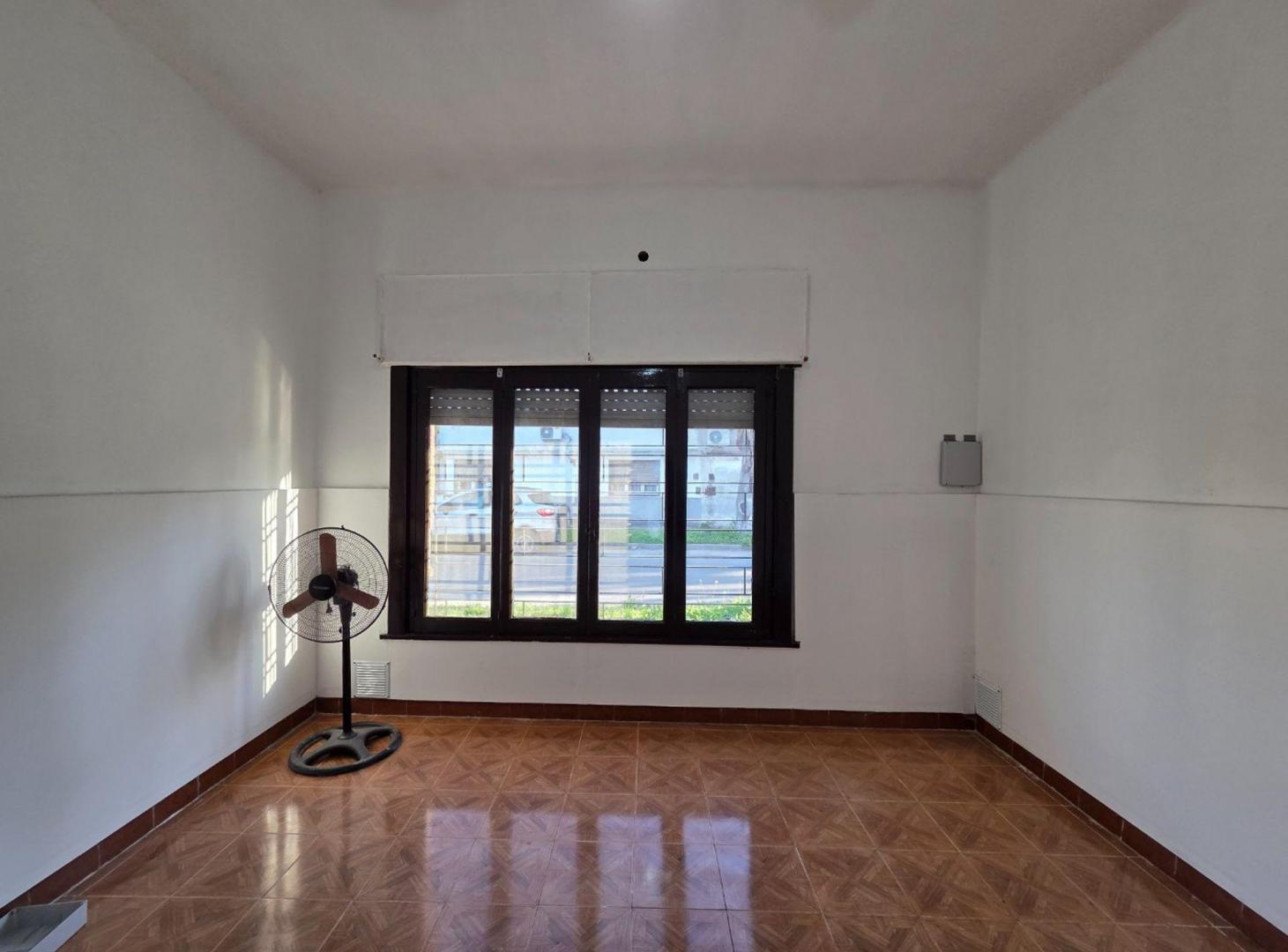 Foto de ALQUILER CASA 3 AMBIENTES CON COCHERA BERNAL OESTE, imagen 5