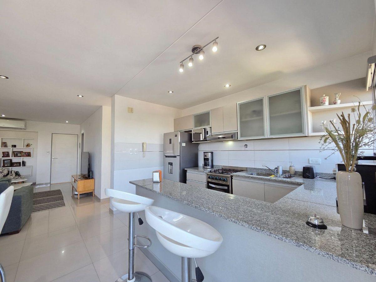 Foto de VENTA DEPARTAMENTO 3 AMB. DOBLE COCHERA QUILMES, imagen 3