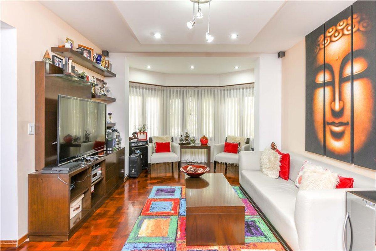 Foto de Casa en venta Bernal. Pileta. Parque, imagen 2