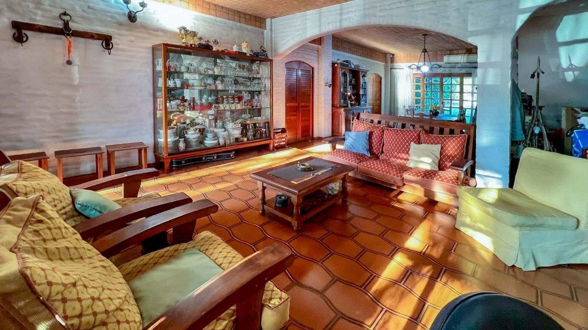 Foto de VENTA CASA 6 AMBIENTES BERNAL CON COCHERA JARDIN, imagen 5