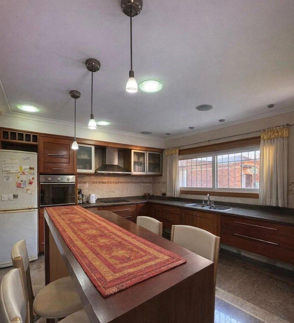 Foto de CHALET DE DOS PLANTAS EN VENTA -QUILMES OESTE, imagen 2
