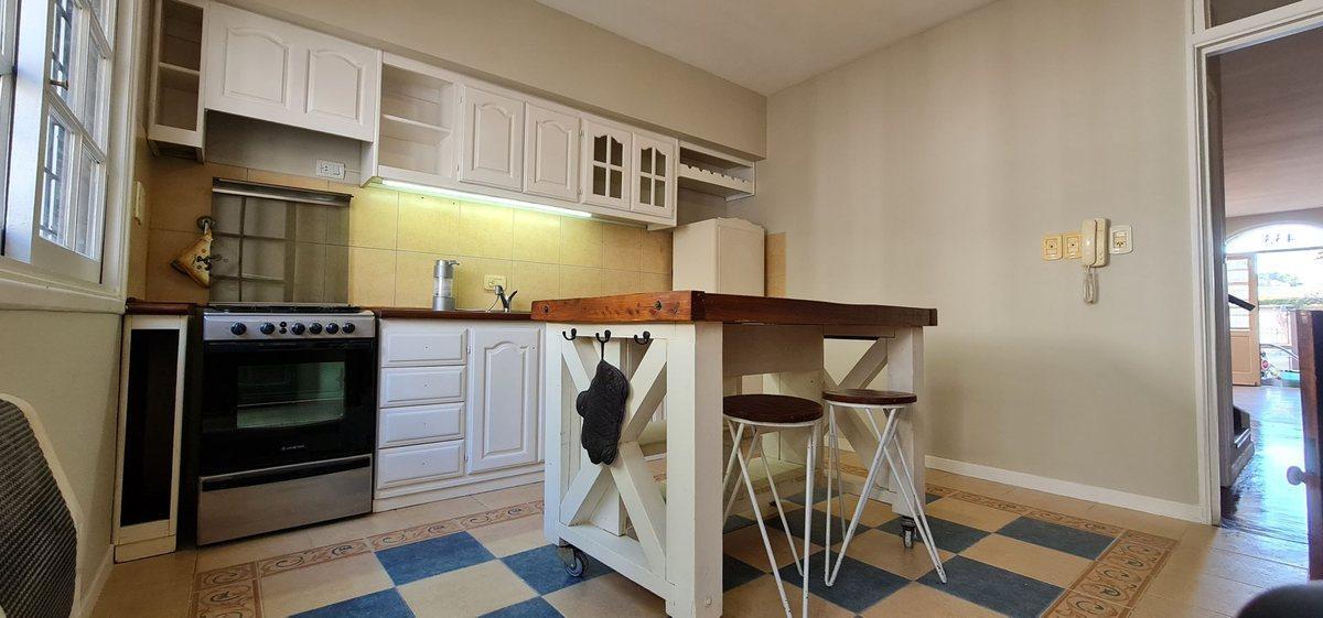 Foto de VENTA CASA TIPO TRIPLEX 4 AMBIENTES QUILMES CENTRO, imagen 4