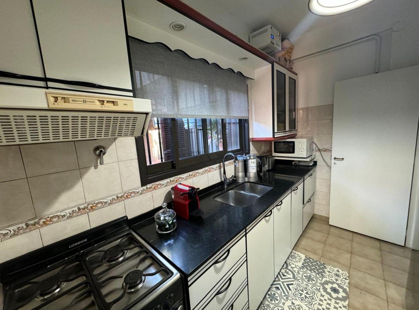 Foto de Casa Venta 4 Ambientes Pileta Berazategui, imagen 2