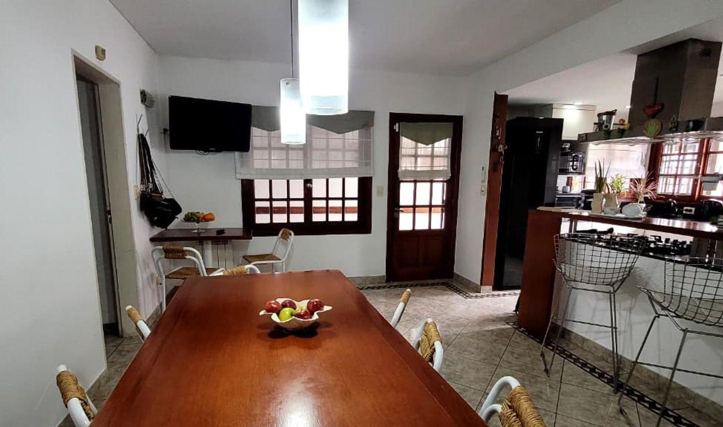 Foto de Venta Casa 5 Ambientes Quilmes Centro Con Cochera, imagen 5