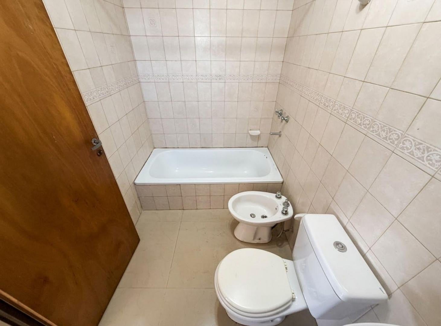 Foto de Alquiler en Bernal 3 ambientes- balcon y cochera, imagen 2