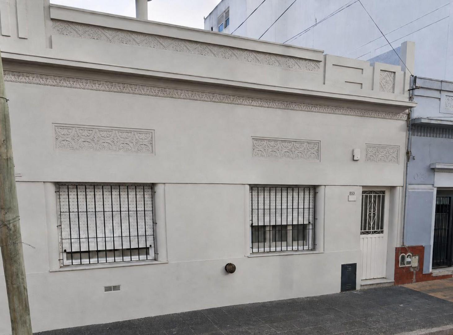 Foto de ALQUILER CASA FRENTE AL SANATORIO TRINIDAD QUILMES, imagen 4