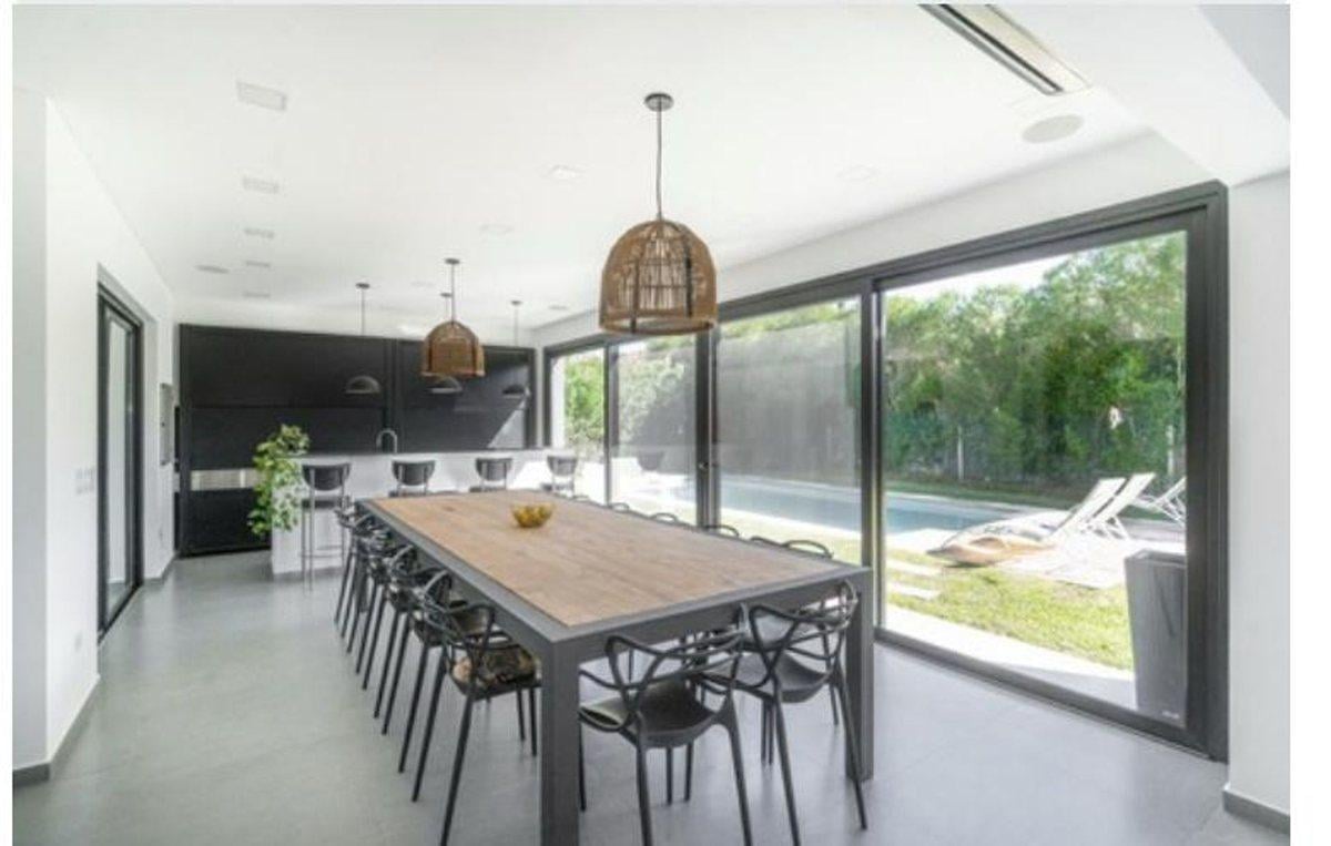 Foto de VENTA CASA 5 AMB CON PISCINA - NUEVO QUILMES, imagen 5