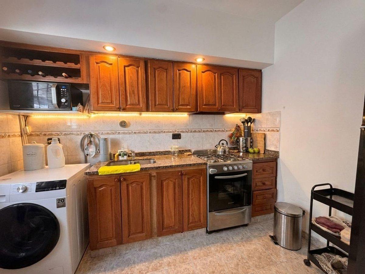 Foto de VENTA DUPLEX 4 AMB c PATIO Y COCHERA QUILMES CRED., imagen 2
