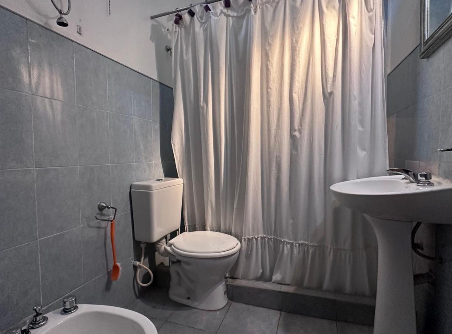 Foto de VENTA CASA JARDIN COCHERA FLORENCIO VARELA, imagen 5