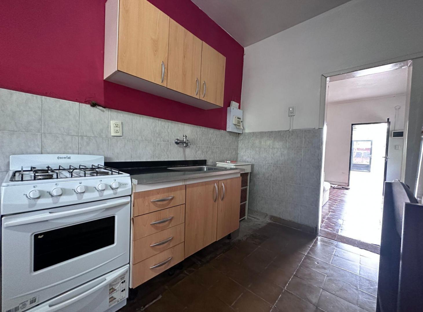 Foto de VENTA CASA JARDIN COCHERA FLORENCIO VARELA, imagen 2