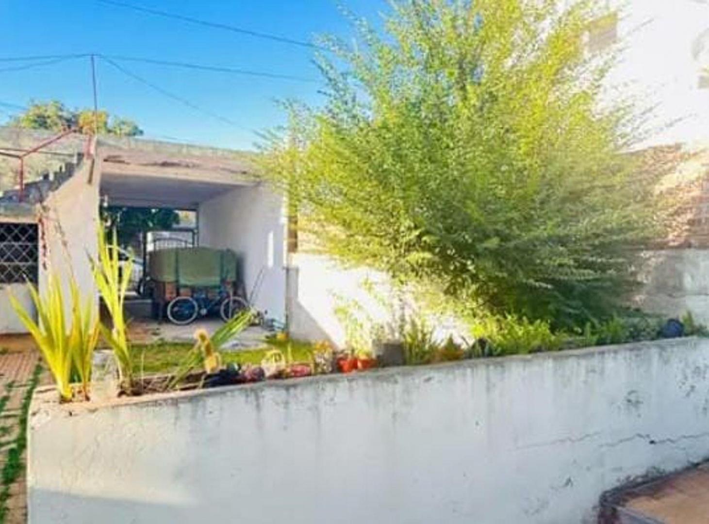 Foto de CASA 4 AMB, LOCAL, COCHERA, JARDIN | APTO CREDITO, imagen 2
