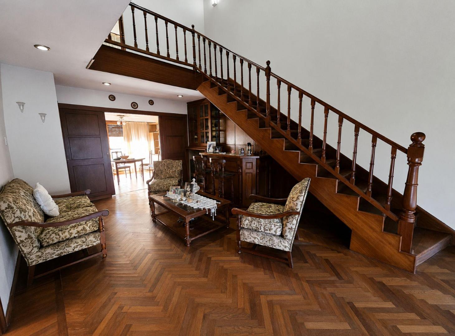Foto de VENTA CASA 5 AMB CON JARDÍN Y COCHERA EN DON BOSCO, imagen 2