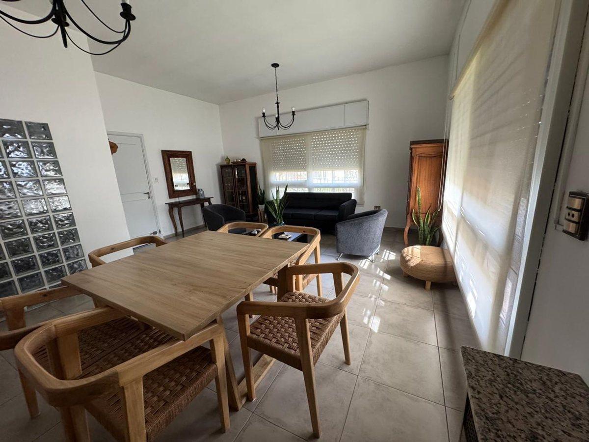 Foto de VENTA CASA 4 AMB CON COCHERA BARRIO PARQUE BERNAL, imagen 5