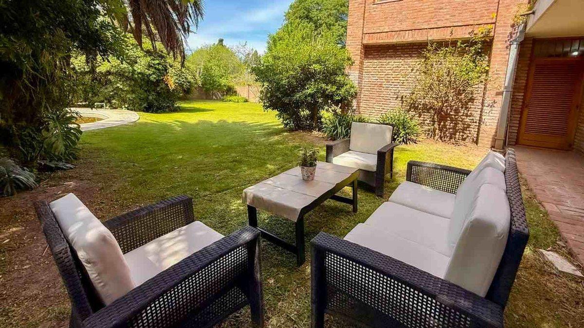 Foto de Casa en Venta Berazategui 6 amb pileta/cochera, imagen 1