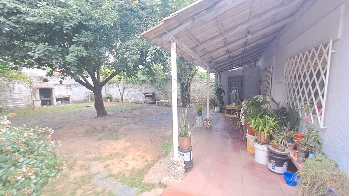 Foto de Venta Casa 3 Ambientes con Cochera en Quilmes, imagen 2