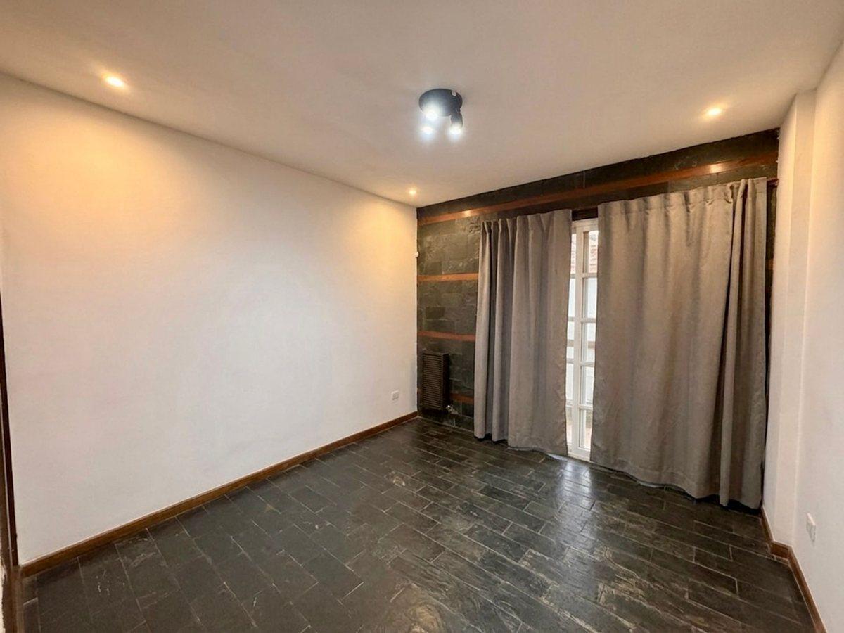 Foto de Venta Casa 3 amb + altillo + cochera Quilmes Oeste, imagen 2