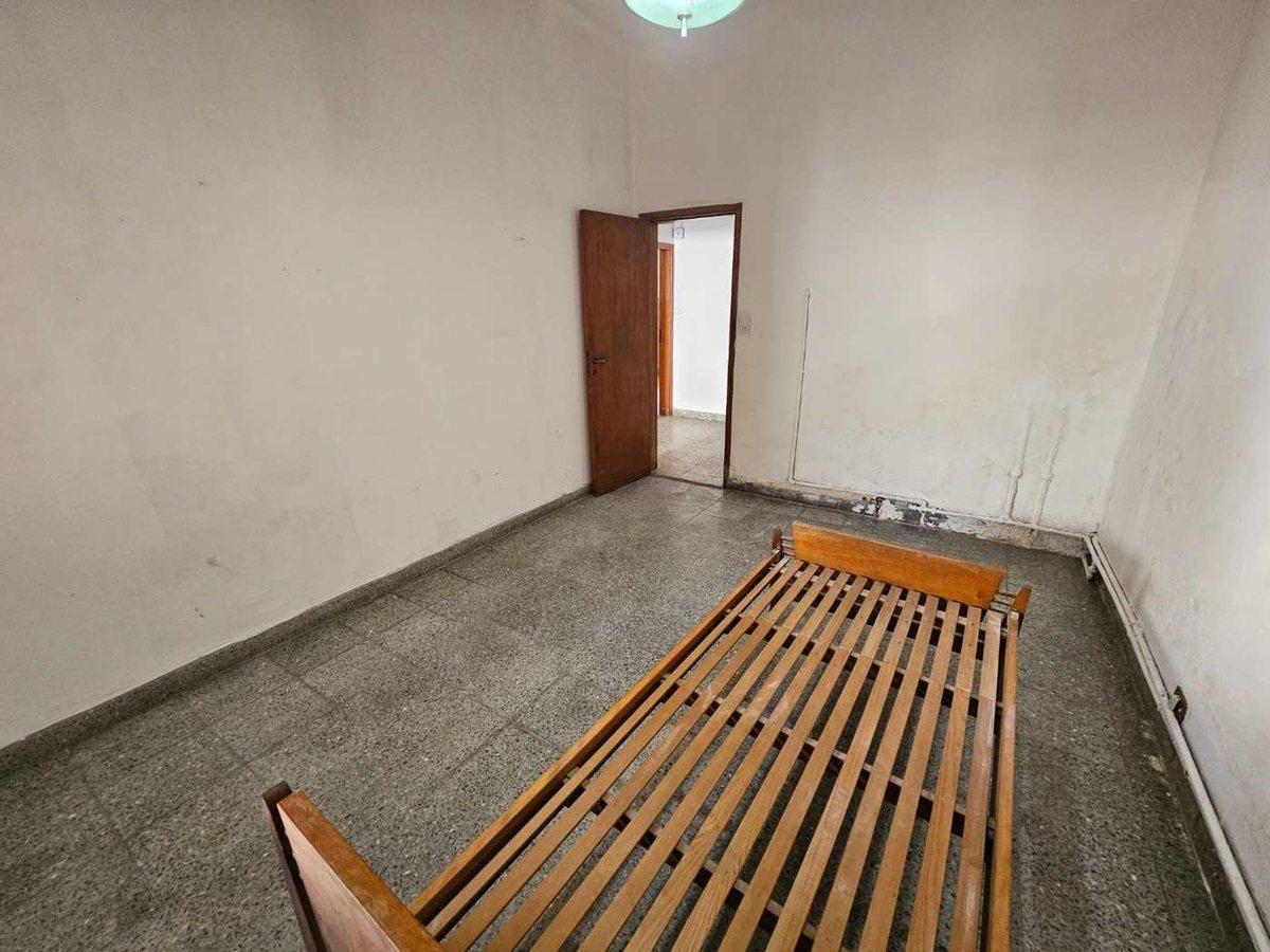 Foto de VENTA CASA 4 AMBIENTES CON PATIO EN BERNAL, imagen 4