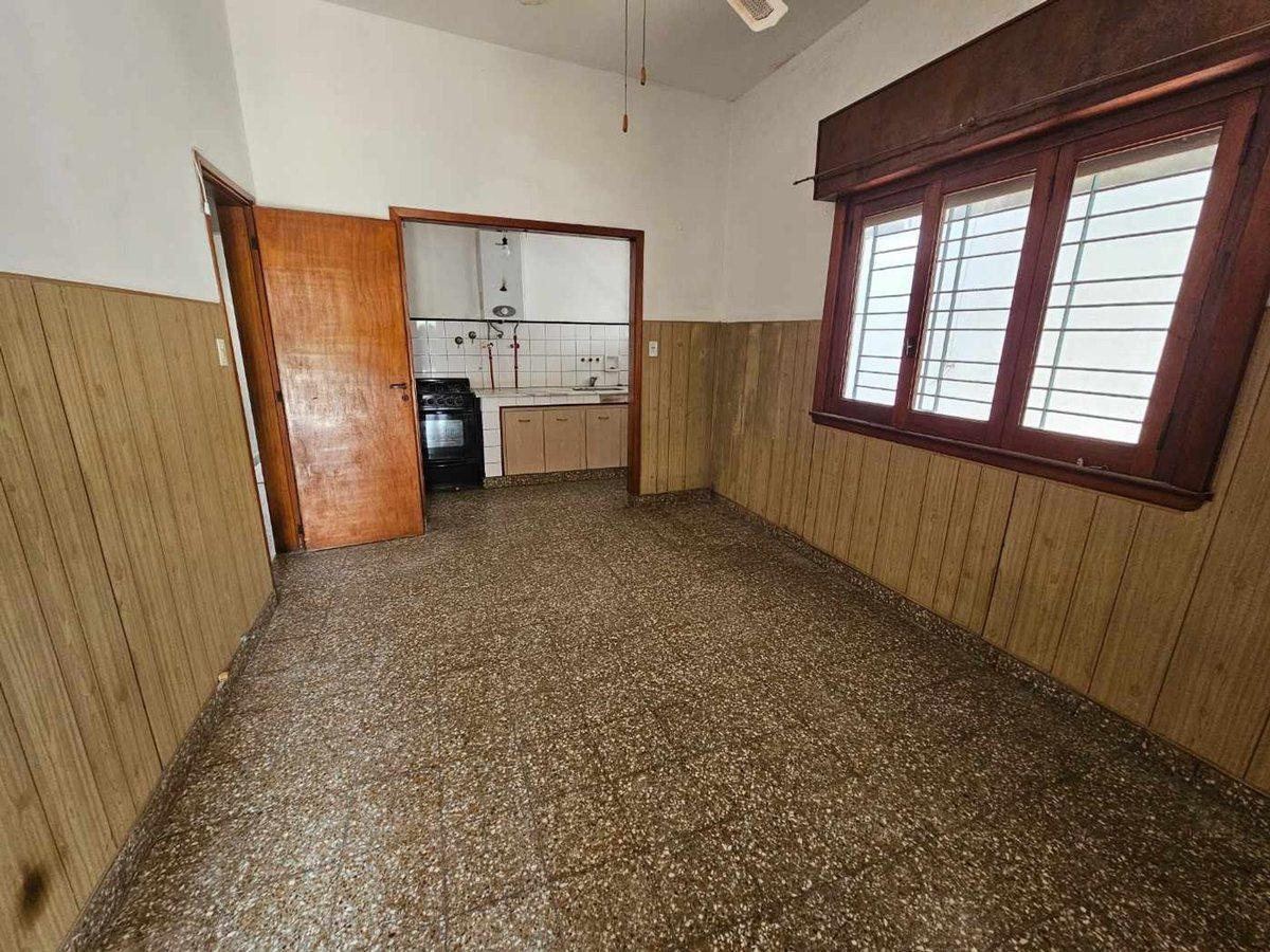 Foto de VENTA CASA 4 AMBIENTES CON PATIO EN BERNAL, imagen 5