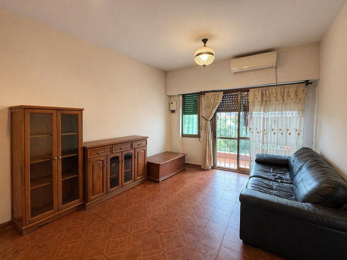 Foto de VENTA CASA 4 AMB QUILMES OESTE CON GARAGE Y GALPON, imagen 1