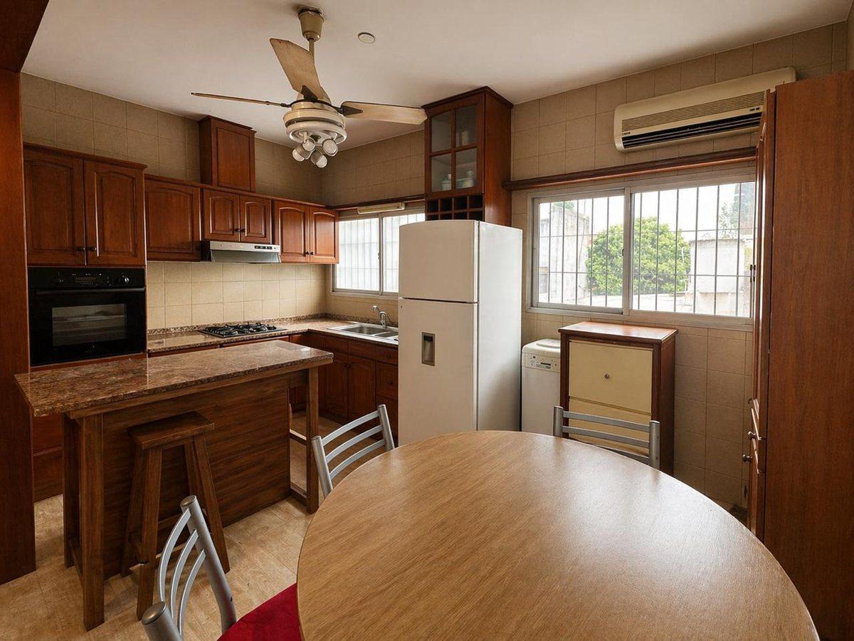 Foto de VENTA CASA 4 AMB QUILMES OESTE CON GARAGE Y GALPON, imagen 3