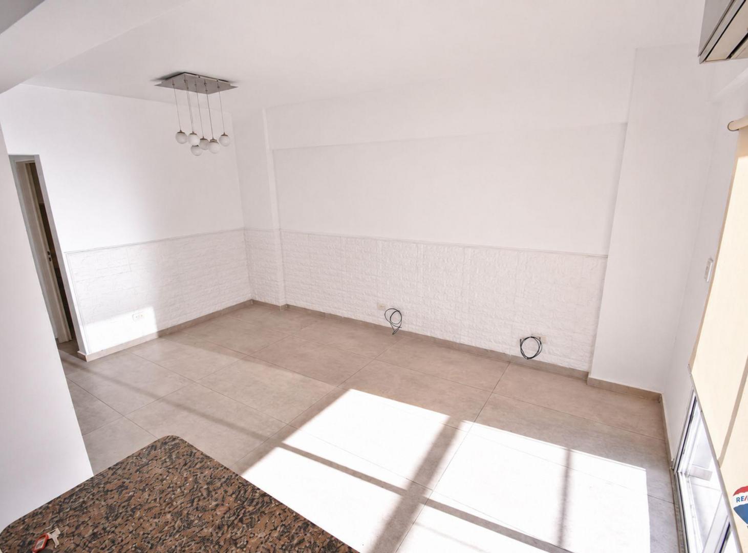 Foto de VENTA DEPTO 2 AMBIENTES CON COCHERA QUILMES CENTRO, imagen 2