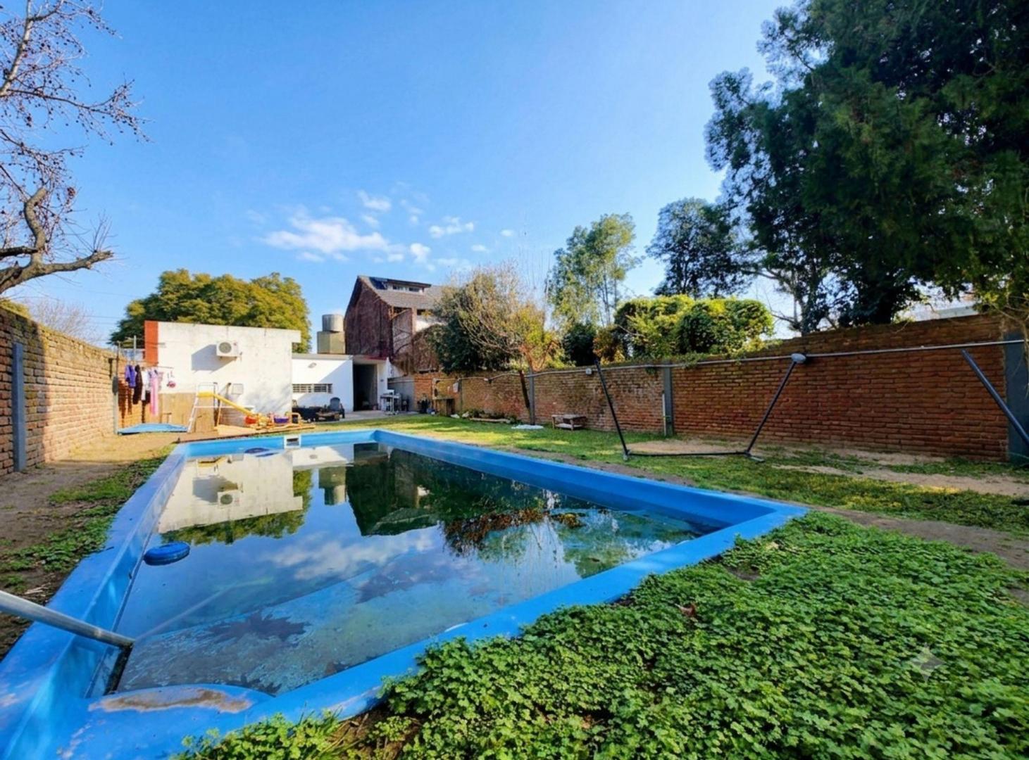 Foto de Venta casa 4 ambientes con pileta en Quilmes, imagen 5