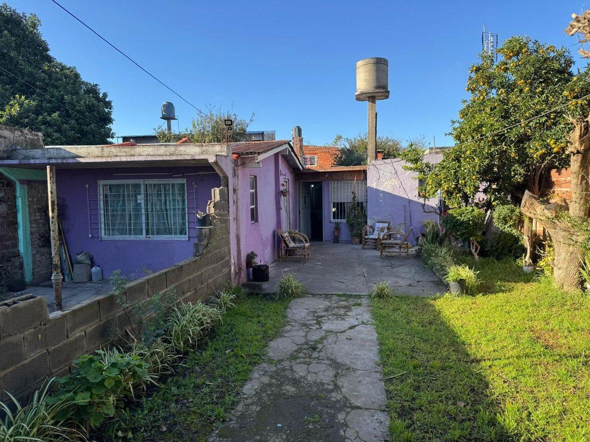 Foto de Venta Casa 3 ambientes con patio Florencio Varela, imagen 1