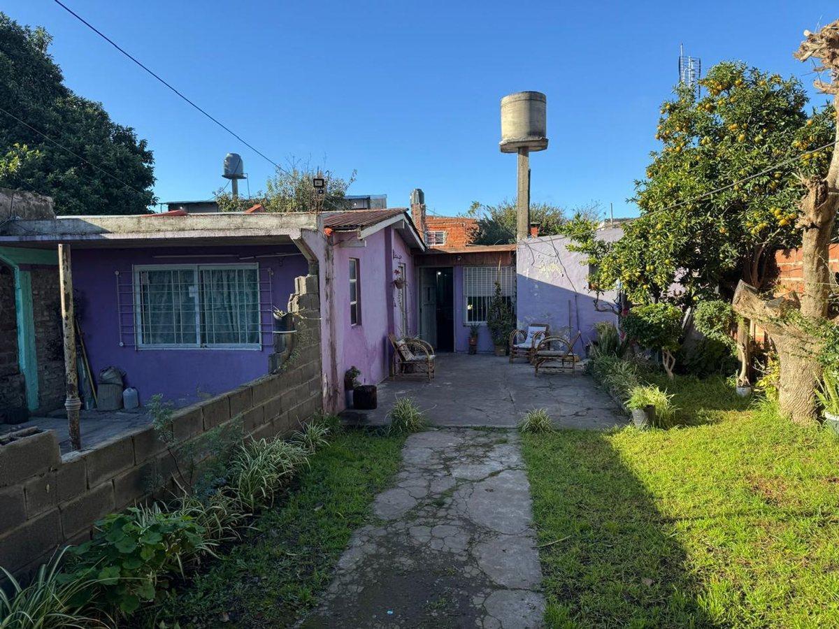 Venta Casa 3 ambientes con patio  Florencio Varela