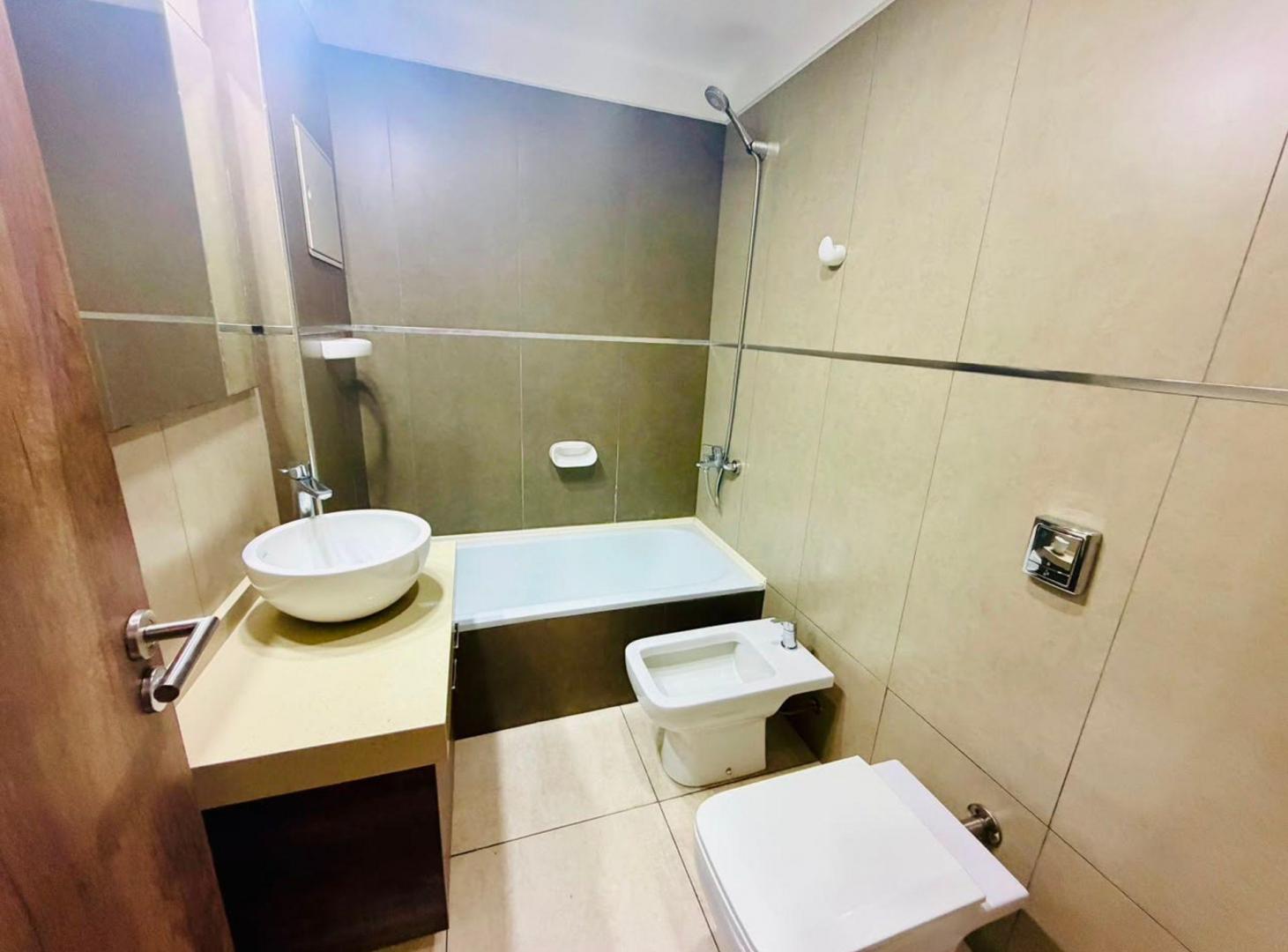 Foto de VENTA DEPTO 2 AMBIENTES CON COCHERA APTO CREDITO, imagen 2