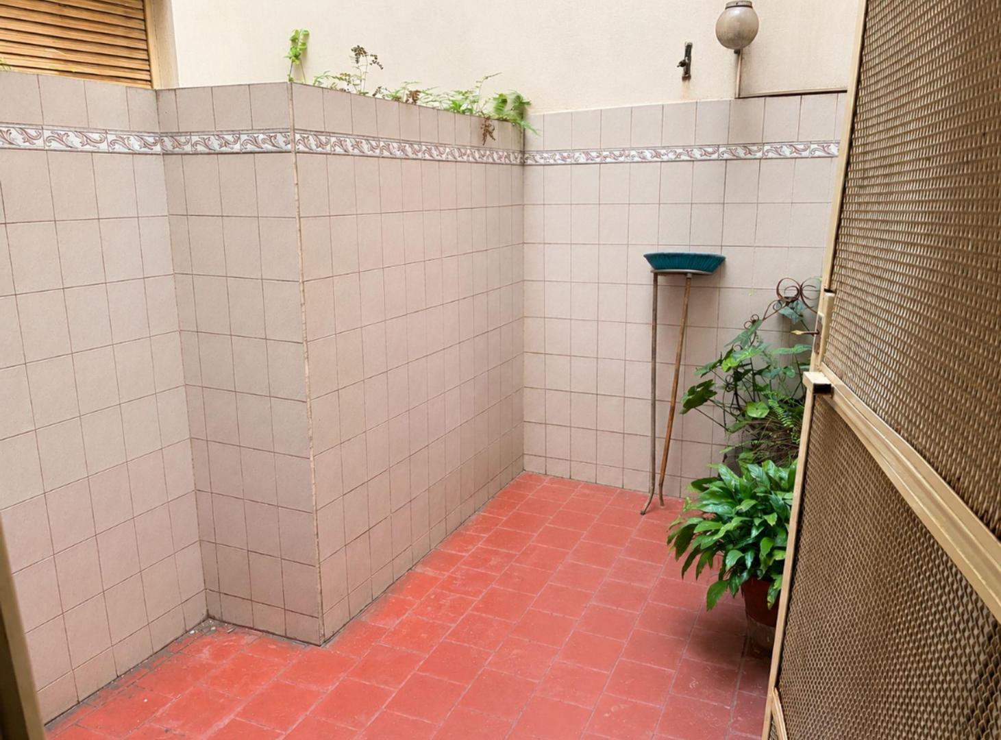 Foto de VENTA DEPARTAMENTO DOS AMBIENTES CON PATIO, imagen 3