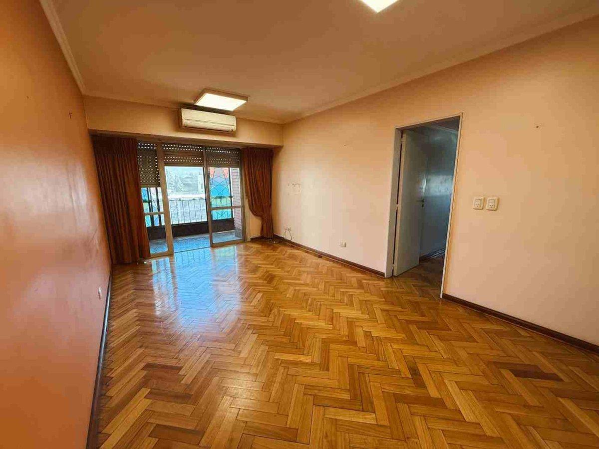 Foto de DEPARTAMENTO 4 AMBIENTES CON COCHERA, imagen 5
