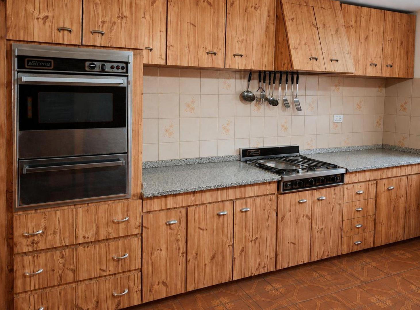 Foto de VENTA CASA, CON DEPARTAMENTOS Y LOCAL COMERCIAL, imagen 2