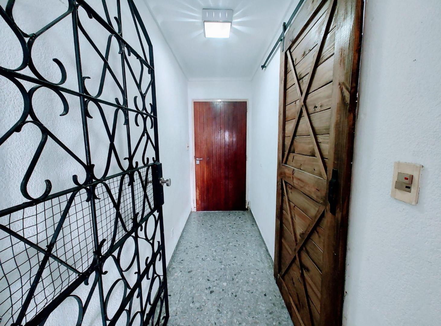 Foto de Venta Ph t/ casa 3 amb con patio y coch en Quilmes, imagen 1