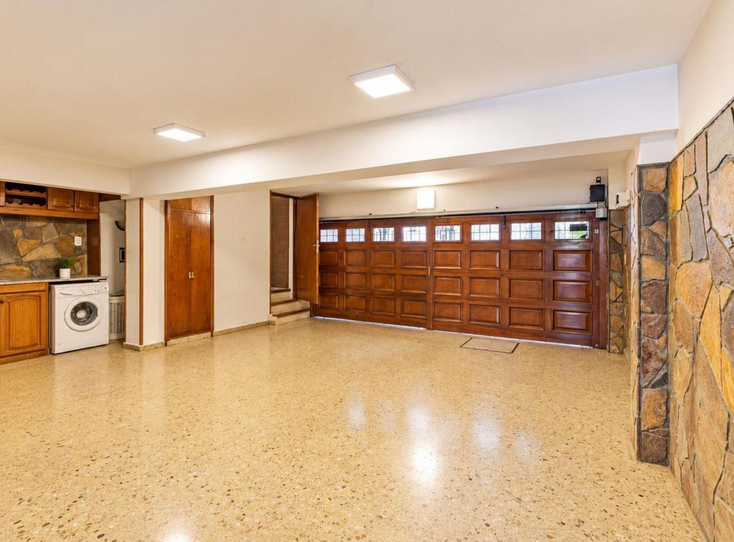 Foto de CASA EN VENTA QUILMES CENTRO CON PILETA Y PARQUE, imagen 3
