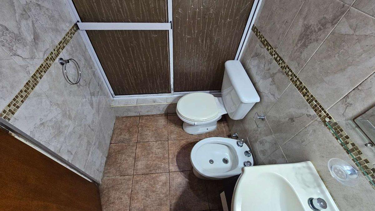 Foto de VENTA DEPARTAMENTO 2 AMBIENTES CON COCHERA BERNAL, imagen 2