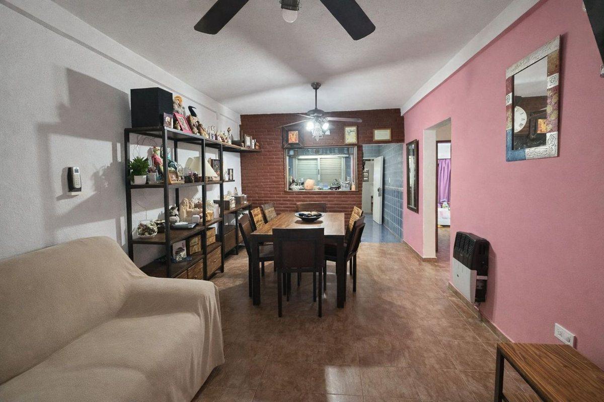 Foto de VENTA CASA 7 AMBIENTE, COCHERA Y PARQUE, BERNAL, imagen 5