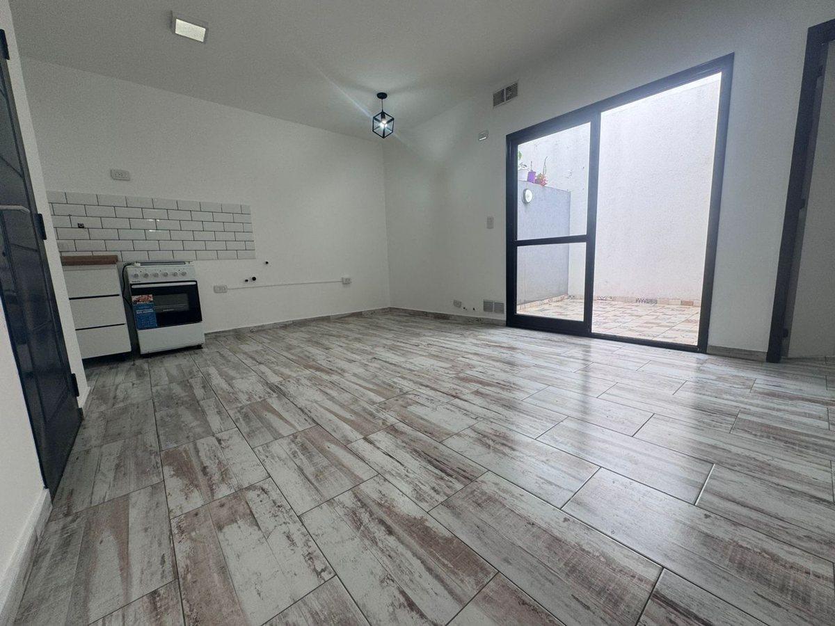 Foto de Venta PH Refaccionado Nuevo 2 ambientes Quilmes, imagen 2